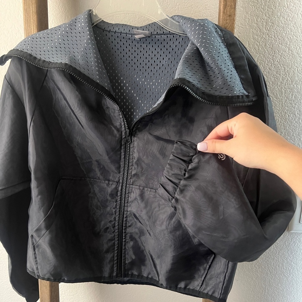 NWOT Champion - women’s black windbreaker size XS - Picture 3 of 5
